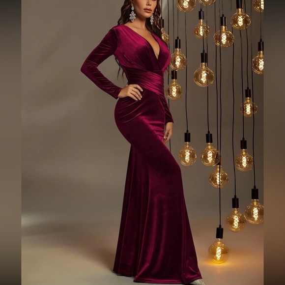 Luxe dark green surplice neck mermaid hem party formal evening velvet gown dress - Picture 8 of 16